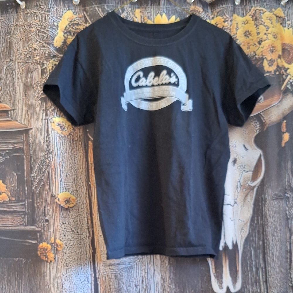 Cabela's Kids Black and Gray Short Sleeve Tee